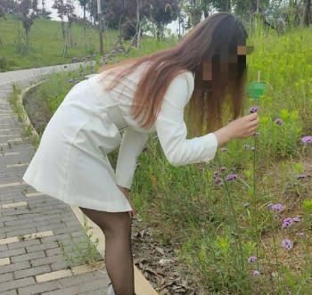 海角社区・野战就要被人看到才觉得刺激那种被人偷偷视奸的感觉太爽了