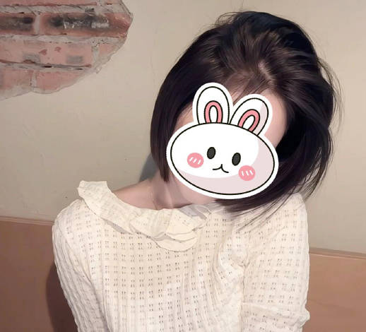 海角社区・老爸没在家让姐姐穿好丝袜在床上等着我・操得姐姐骚话不断