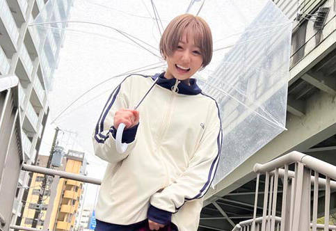 SDAM-120 2段阶NTR 1,弱みを握った男に彼女とのハメ撮り映像を献上させる。 2,その后、断れない彼女を无茶苦茶ハメる。 新宿区で同栖4年、アパレルDJ あかねさん(30)