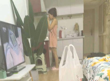 海角社区・在敷面膜的老妈被我肆意玩弄着