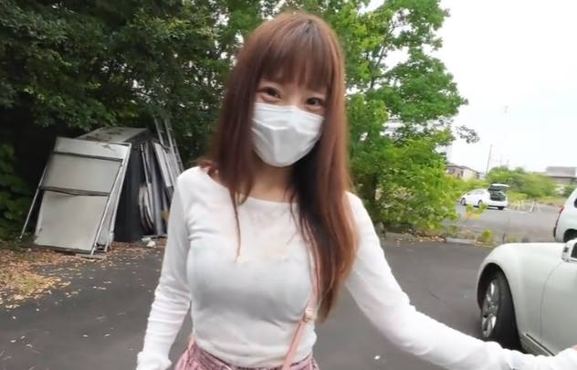 FC2PPV-4820130穿着及膝袜的超级可爱小恶魔