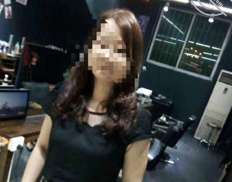 海角社区・附近人加的熟女人妻・老公半年多没操她便宜我了