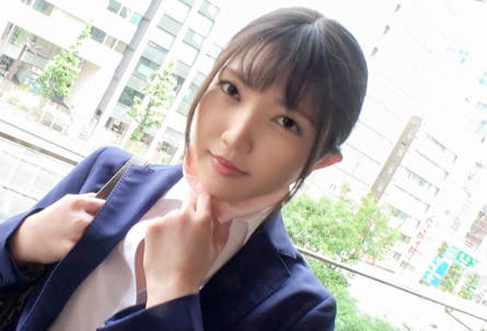 GANA-2518超适合西装的女上班族带去酒店慢慢和男优缩短距离直到接受大量潮吹射到镜头被激烈活塞的美体