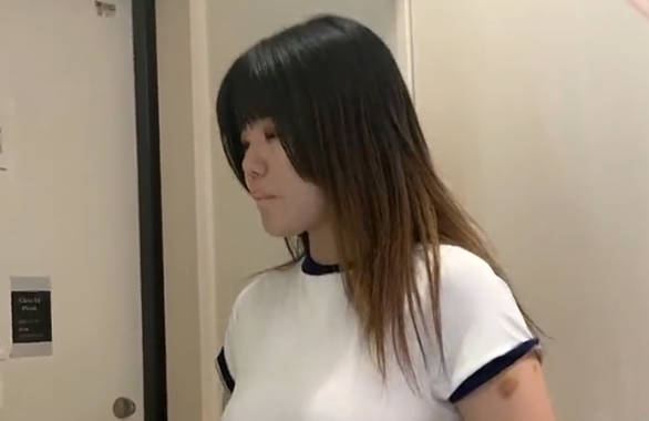 FC2PPV-4843612-上京18歳生挿入膣内清掃