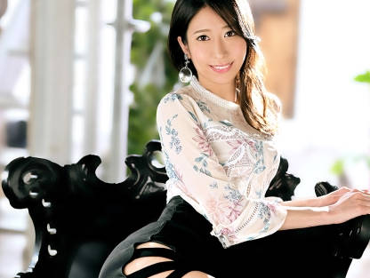 LUXU-1450奢华嘴唇极具魅力的牙科护士登场看起来知性大方其实是经常泡吧的性欲旺盛巨根刺激下淫乱声音高潮绝顶