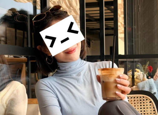 海角社区・发现姐姐又和前男友视频裸聊・为了惩罚她内射进了姐姐的逼里