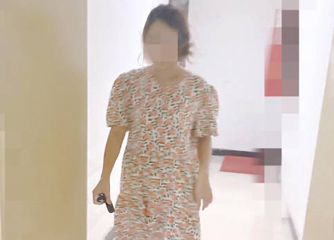 海角社区・终于再一次操了邻居・孩子睡了在楼道干・最后内射