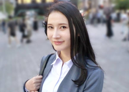 骑兵破解GANA-3335 そのOLチョロ过ぎる！欲求不満が过ぎて出会い系や相席でお持ち帰りされまくる美人OLお姉さんがエロ过ぎたw仕事のストレスをセックスと潮吹きで発散し