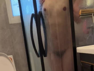 大哥出门开大货・嫂子饥渴难耐・立马发信息求操