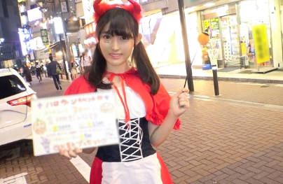 GANA-2191 ハロウィンムードの渋谷で可愛いお姫様を発見！！狼が彼女を襲う！まんざらではお姫様は快楽で喘ぎに喘ぐ！パイパンお姫様に狼オ●ン●