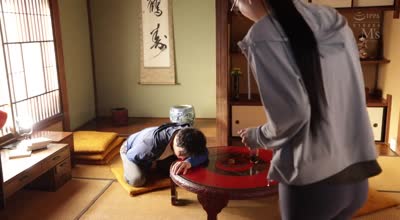 MVSD-650盛夏药引性训练营春药浓缩精液接力赛-月野江すい
