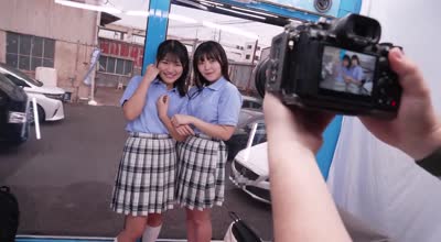 TOTTE-248 親友同士で潮吹き対決！ 電マ2輪車☆友マン押付けバトル！ ピンポイントクリ責めに耐えきれず潮！潮！