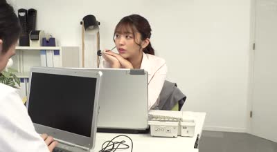 HALT-068 休日出勤中、脚长爆美女上司の履きっぱなしムレムレ黒パンストに包まれたパーフェクト  木下ひまり