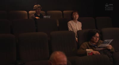 RBK-122 媚薬痴●映画館 栗山莉緒