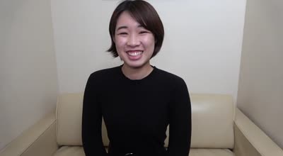 FC2PPV-3156940当我脱掉这个宅女的衣服时