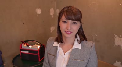 AVSA-346 下請け会社の男たちにセクハラされまくりの建設会社で働く瞳さんは、拒みながらもひそかに感じてしまうムチムチ新人OL 本田瞳