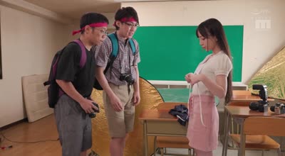 MIDV-752 あのエロ动画の声が爱するみあだったなんて… ボクカノがマイクロビキニ撮影と称した无许可撮影で オタク男のデカチン絶伦ピストンにイキ狂い寝取られ郁勃起 七沢みあ