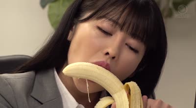 LULU-303 2人きりの社内で美人妻女上司のベロフェラ挑発に我慢できずお疲れフル勃起ち○ぽを射精しても止まらない大人の舐めしゃぶり追撃で13発も喉奥ごっくんされた。 森日向子