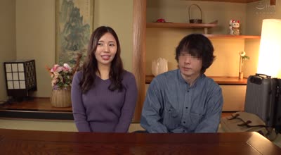 DVMM-102 一般男女モニタリングAV 家族旅行中の即席W不伦企画 巨乳妻が初対面のデカチン男性とタオル一枚で相席混浴!