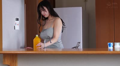 HZGD-327 汗だくノーブラ爆乳乳首ポッチで無自覚誘惑され理性崩壊した義理の息子 雨宮ひびき