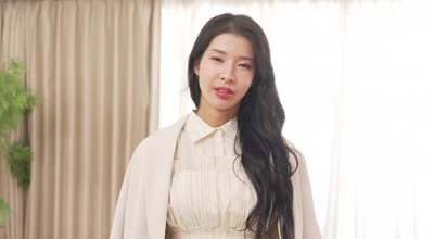 EYAN-210 海外から緊急帰国 パ○コレ出場アジアンモデルがバキバキBODY引っ提げて鮮烈のAVデビュー 東雲つばき