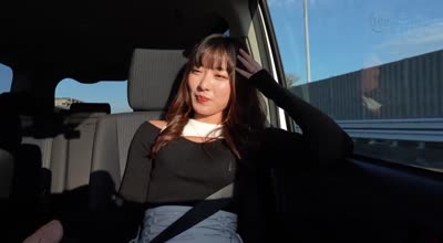 MFCW-021 中折れ旦那に代わって心とマ○コの隙間をみっちり埋める不倫旅行！夜景を眺めながらプールで水浴び→ベッドの上でも大量水浴び！？Gスポ直撃ハメ潮スプラッシュ！