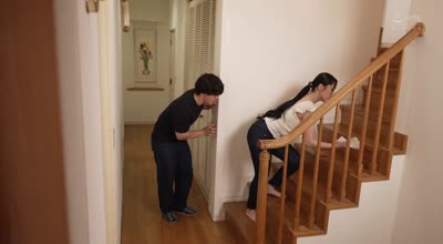 JUR-615妻子怀孕期间连自慰都被禁止的我与来东京的岳母蒂娜多次发生了中出性关系-七海蒂娜