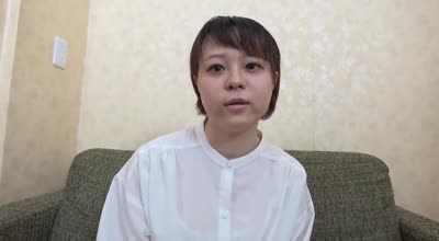 FC2PPV-1215459尽管她身高只有152厘米但她拥有令人惊艳的丰满胸部和姣好的容貌