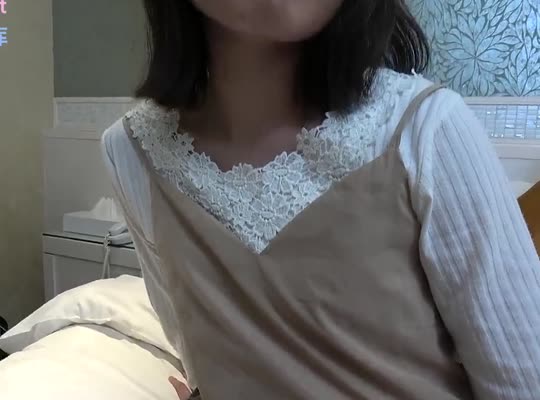 FC2PPV-1181323最初拍摄的简单的外观是内心爱情的女孩未发