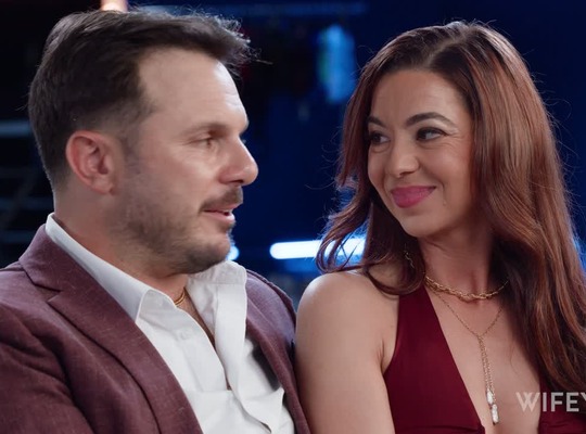 WIFEY2026-01-11杰泽贝尔与莱奥结婚红头发女子在三人行中被内射