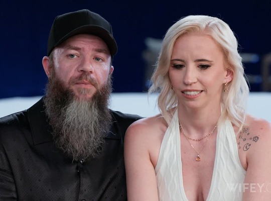 WIFEY2026-01-04诺拉与奥利弗紧身金发妻子被巨黑棒填满