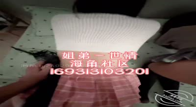 无套双飞两只骚母狗两只母狗全程跪式撅着屁股等待挨操