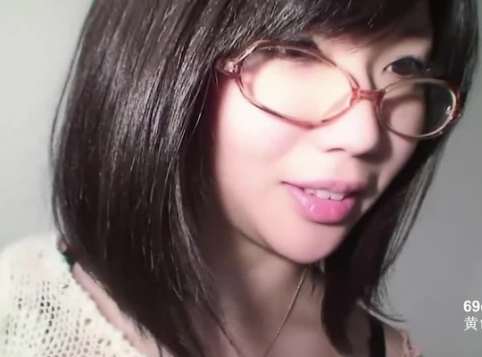 FC2PPV-1101931无剪辑限时特惠瘦长巨乳少女清纯系的肤色白皙大学生面部喷射大量