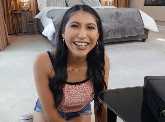 MOFOS2022-04-21电缆工给热辣少女来了内射