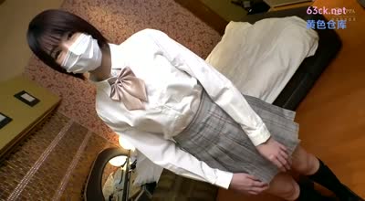 SIMM-845 公园界隈屈指のスレンダーボディを持つ美少女!无垢な顔してエグい声出すイキ狂いマ●コにセーラービキニ着せて生中アリの条例ガン无视SEX2回戦!【ゆい(18)