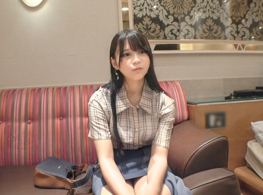 骑兵破解SIRO-5602 【こういうのが一番エロい】【地味めな女の子が隠れ巨乳だった件】大人しそうな顔してチンコ入れたらガンガン喘ぎまくりの地味子ちゃん！Fカップのおっぱいブ