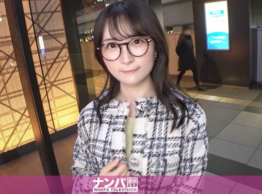 骑兵破解GANA-3242 マジ软派、初撮。 2191 イチゴをエサにメガネが似合う色白の真面目系素人をナンパ！见た目に反して不伦経験あり！パンツの下はアナルまで