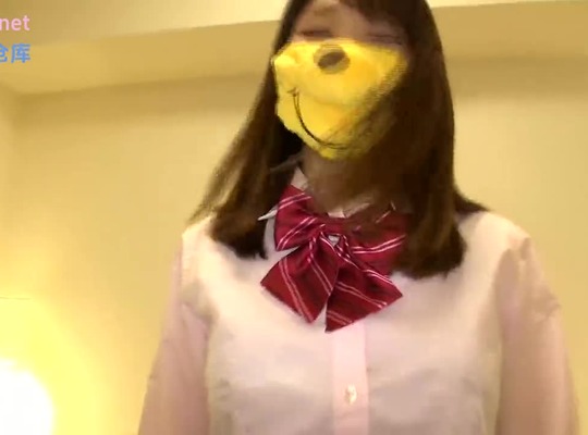 FC2PPV-1021786年初21岁美女大学生独家直播穿越至J系时代性爱个人拍摄