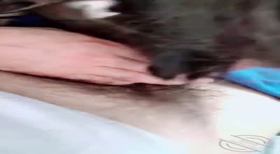 妈妈为了让我不打飞机趁老爸不在家亲自用小穴帮我夹了出来