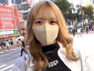 骑兵破解GANA-2820 マジ軟派、初撮。 1896 渋谷で買い物中の金髪美少女をナンパ→AV撮影交渉！『彼氏にバレたら…』と言いつつも押しに弱くて断れずSEX開始！