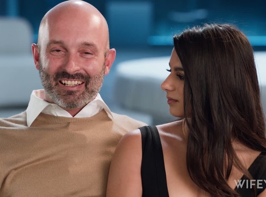 WIFEY2025-07-20雾中岛屿少年布兰登年轻妻子当着丈夫面被玷污