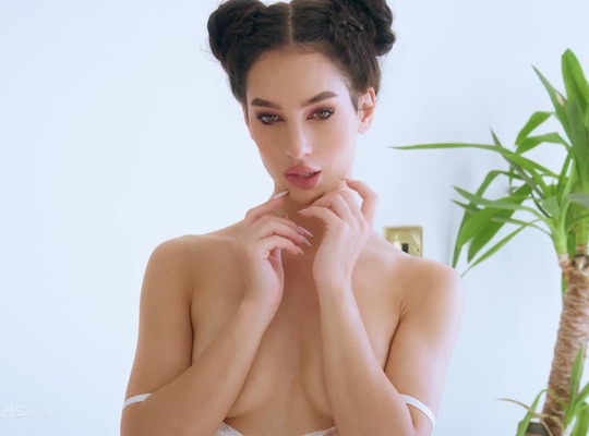 ULTRAFILMS2025-12-09玩具玩耍