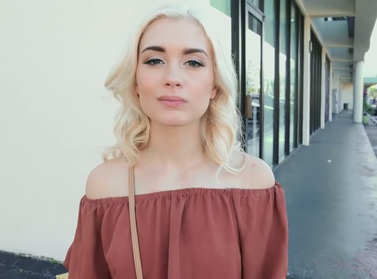 MOFOS2018-03-03金发布拉西脸在外面猛干