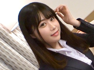 骑兵破解GANA-2715 マジ軟派、初撮。 1810 スーツ姿のお姉さんはとある俳優のマネージャー！多忙で欲求不満気味な彼女はキスを迫られると思わず受け入れてし