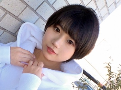 骑兵破解SIRO-5071 【可愛い顔して意外と変態？】ぶかぶかのパーカーを上に来ただけで、ズボンやスカートは穿かず(パーカーめくればすぐパンティ)という露