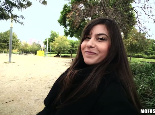 MOFOS2018-01-13肛交在停车场