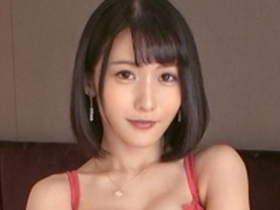 骑兵破解SIRO-4695 【初撮り】【抜群の色気】【乳首ビンビンG乳】某有名百货店で働く见目丽しい受付嬢が登场。大人の色気を漂わせる美女が、絶顶するたびに