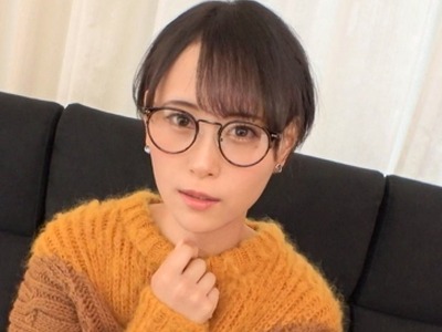 骑兵破解SIRO-4712 【初撮り】【初心な美白肌】【好奇心旺盛早熟ムスメ】経験人数1人だけの初心なメガネ少女が登场。梦を追いかける役者の卵が、カメラの前