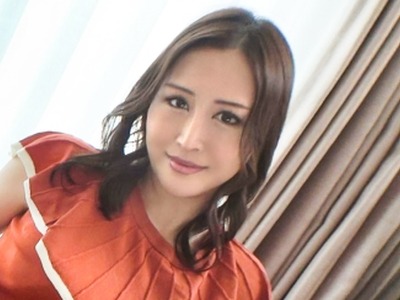 骑兵破解SIRO-4524 【初撮り】【肉厚巨尻】【M淑女のおねだり】淫靡なフェロモンを漂わせる、欲求不満の人妻ネイリスト。セックスレスの饥えたからだは、不