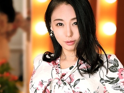 骑兵破解LUXU-1397 ラグジュTV 1384 「日本を旅立つ前に経験したくて…」寝取られ希望の会長婦人がラグジュTVで最後の火遊び！？見かけによらぬ底なし性欲と円